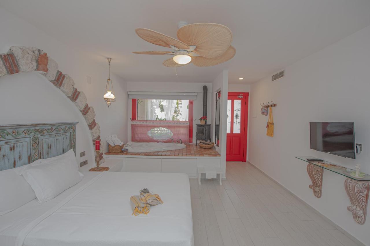 Villa Taraca Alacati Romantik Otel (Adults Only) Екстериор снимка