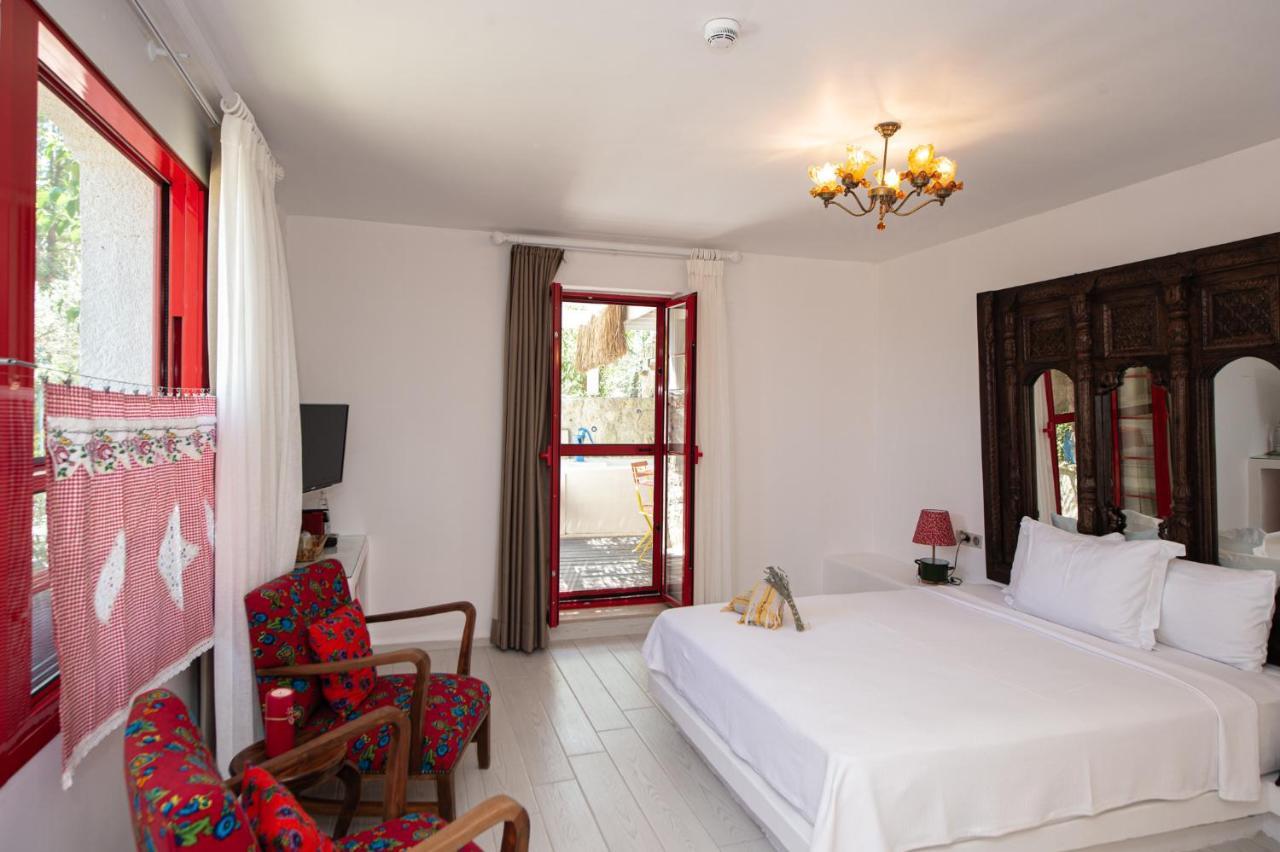 Villa Taraca Alacati Romantik Otel (Adults Only) Екстериор снимка