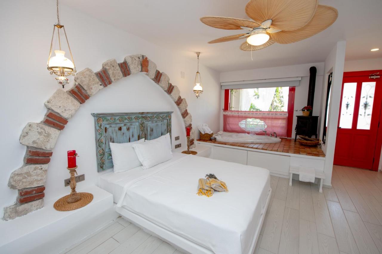 Villa Taraca Alacati Romantik Otel (Adults Only) Екстериор снимка