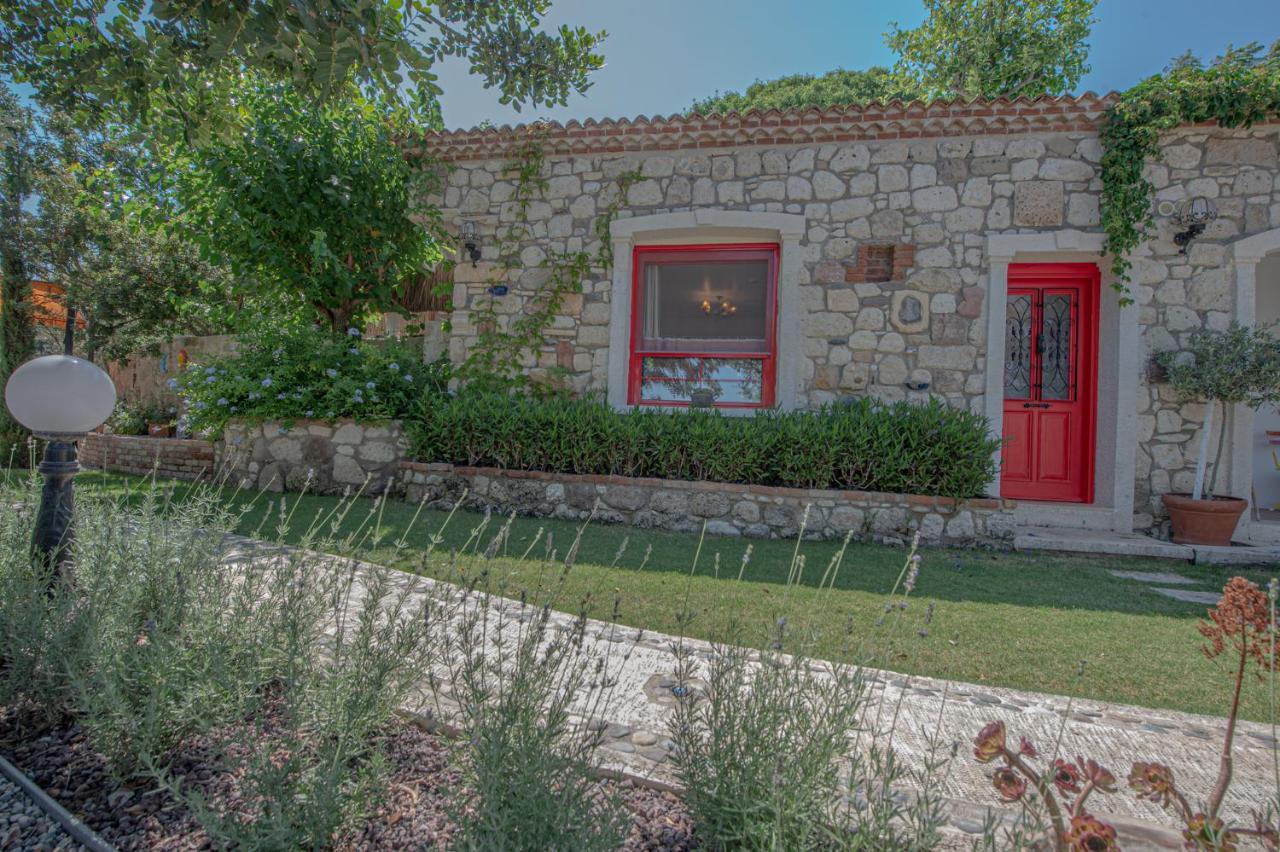 Villa Taraca Alacati Romantik Otel (Adults Only) Екстериор снимка