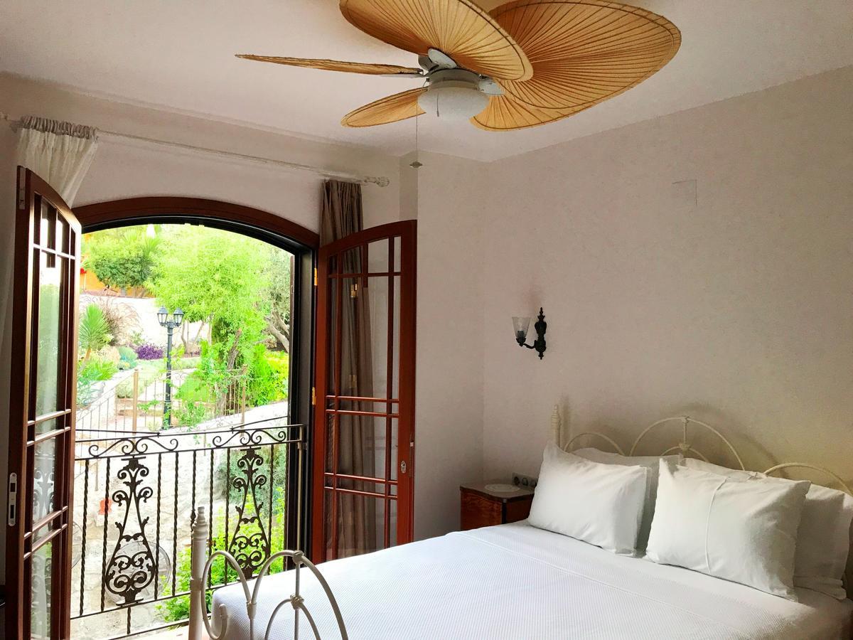 Villa Taraca Alacati Romantik Otel (Adults Only) Екстериор снимка