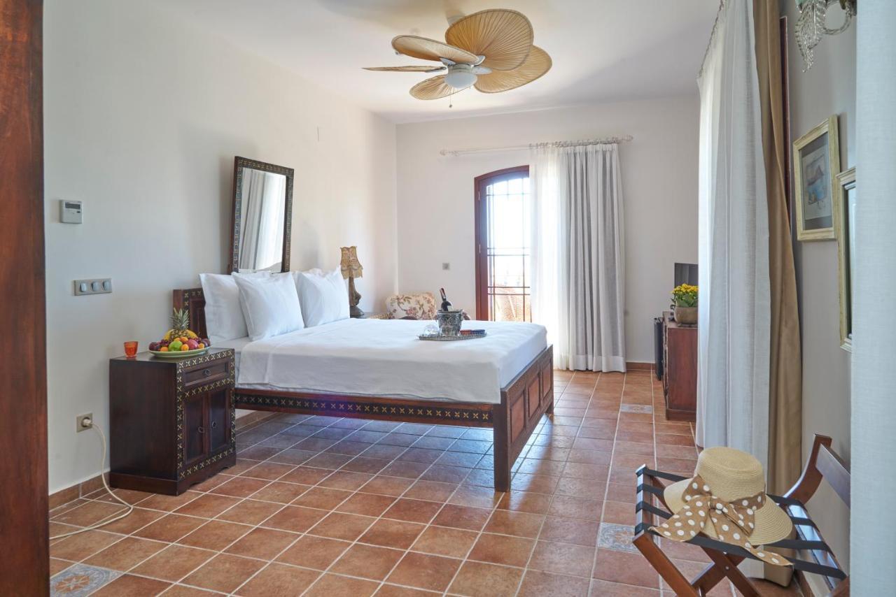 Villa Taraca Alacati Romantik Otel (Adults Only) Екстериор снимка