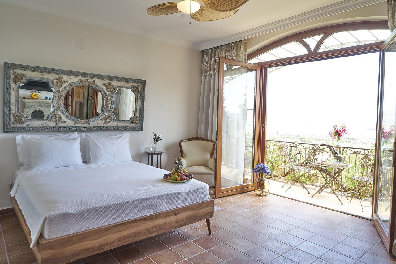 Villa Taraca Alacati Romantik Otel (Adults Only) Екстериор снимка