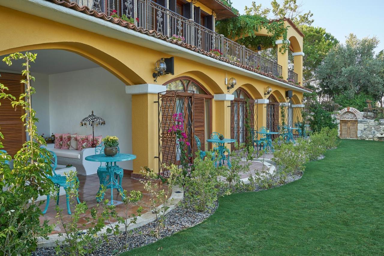 Villa Taraca Alacati Romantik Otel (Adults Only) Екстериор снимка