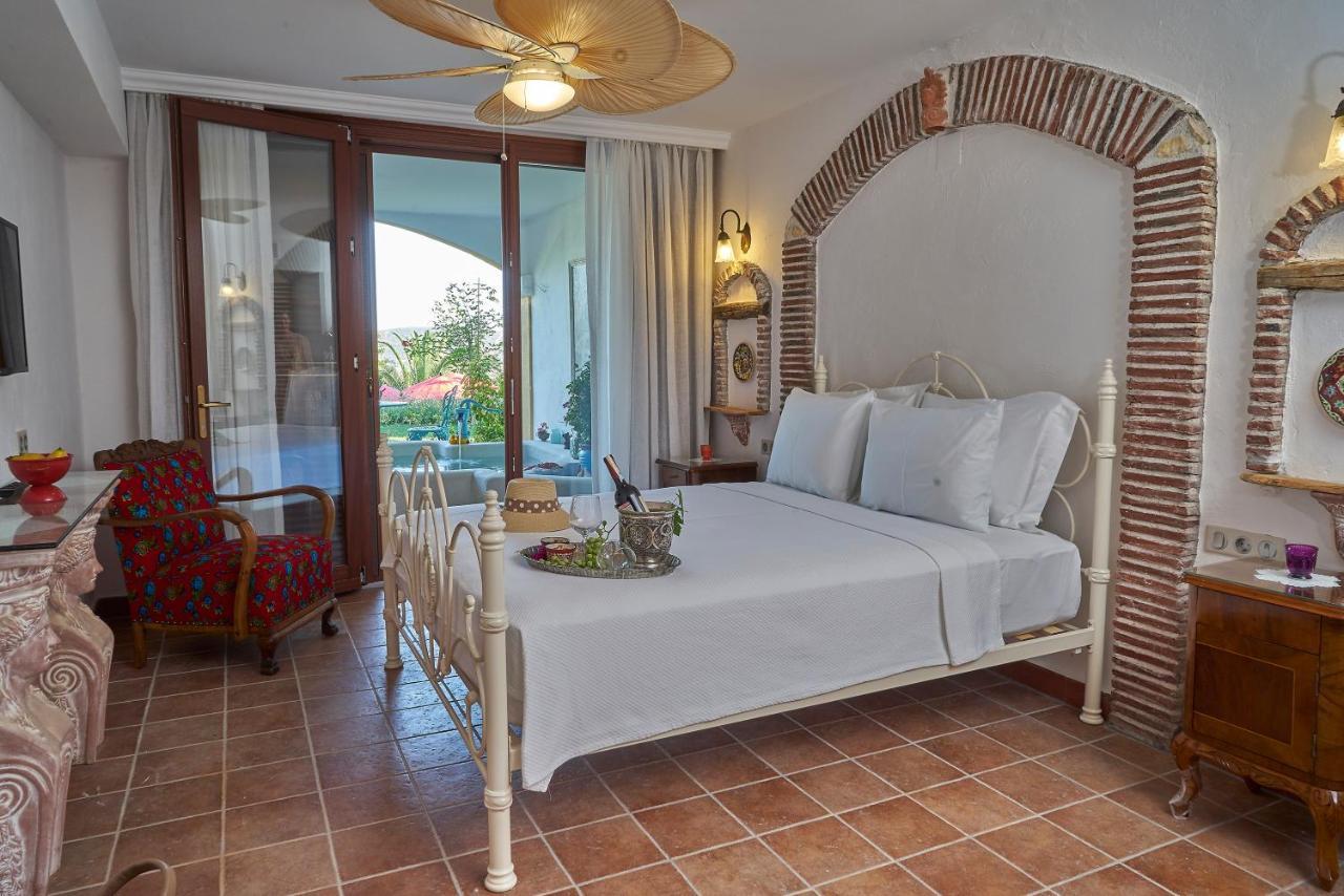 Villa Taraca Alacati Romantik Otel (Adults Only) Екстериор снимка